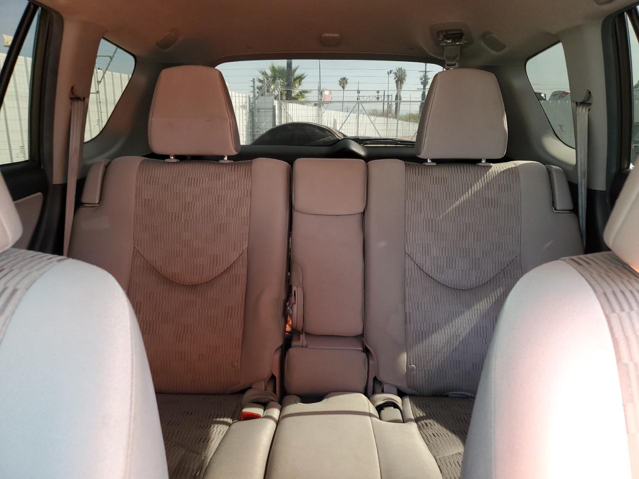 2012 Toyota RAV 4 - Image 10