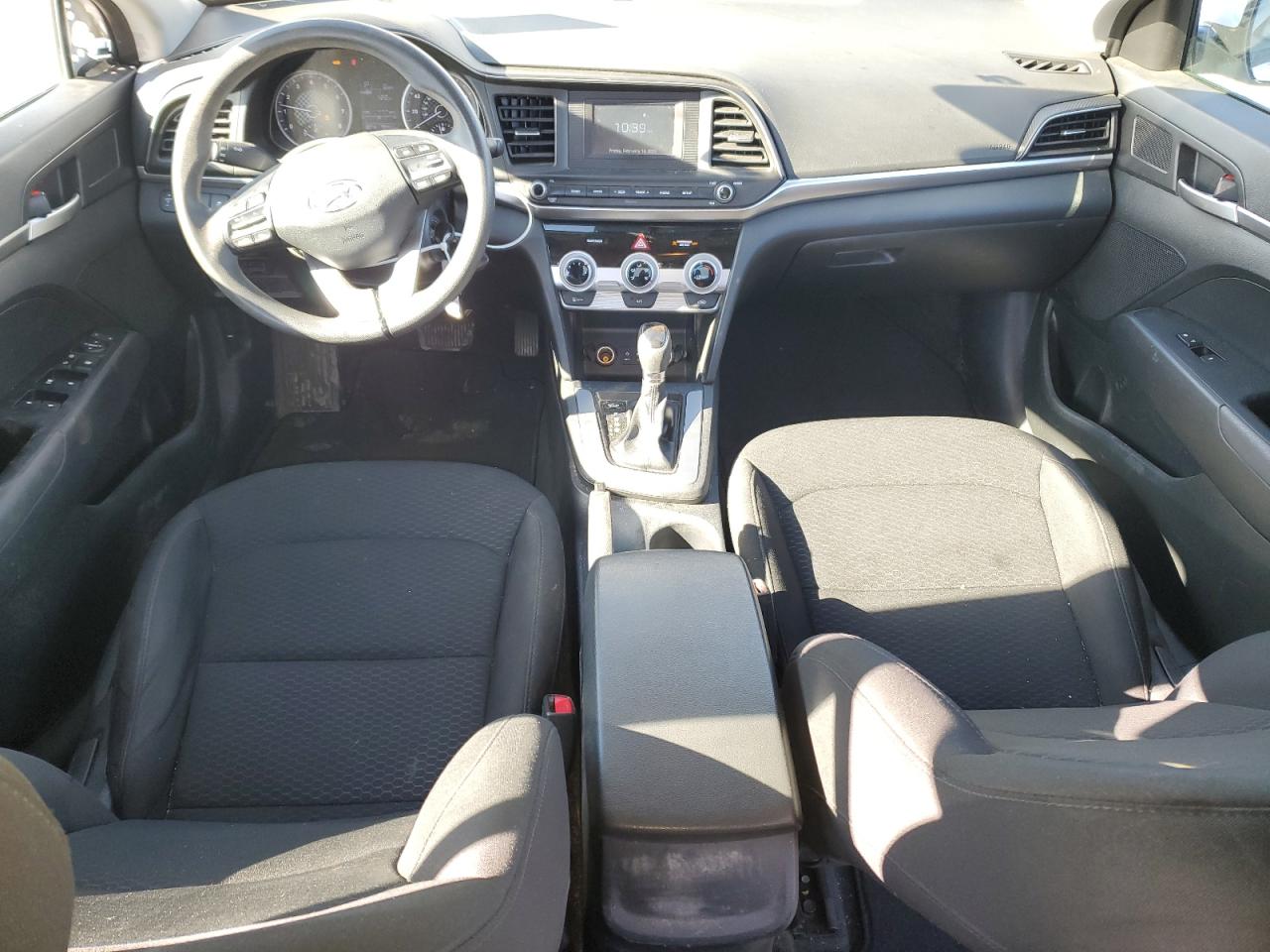 2019 Hyundai Elantra - Image 8