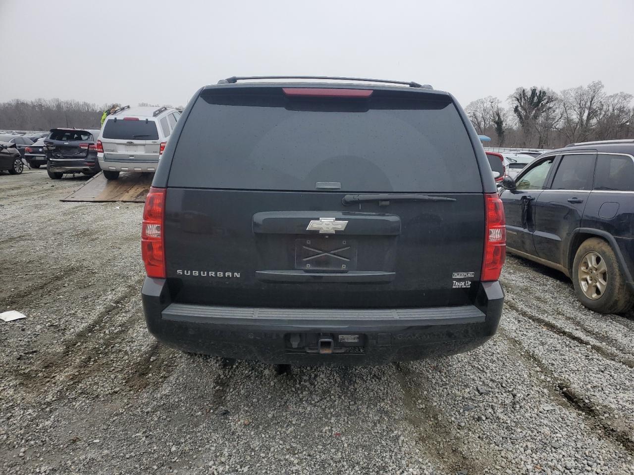 2009 Chevrolet Suburban - Image 6