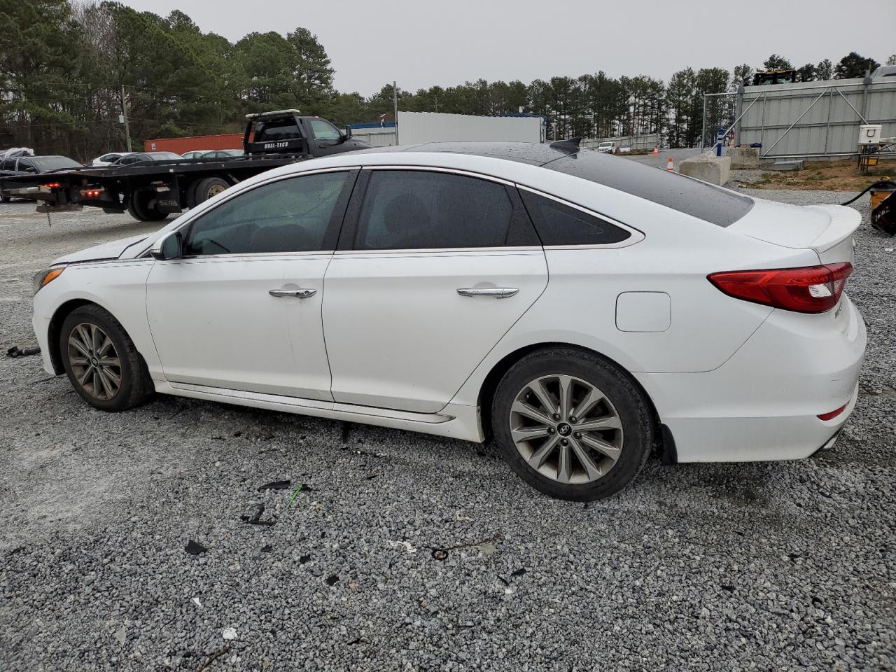 2016 Hyundai Sonata - Image 2
