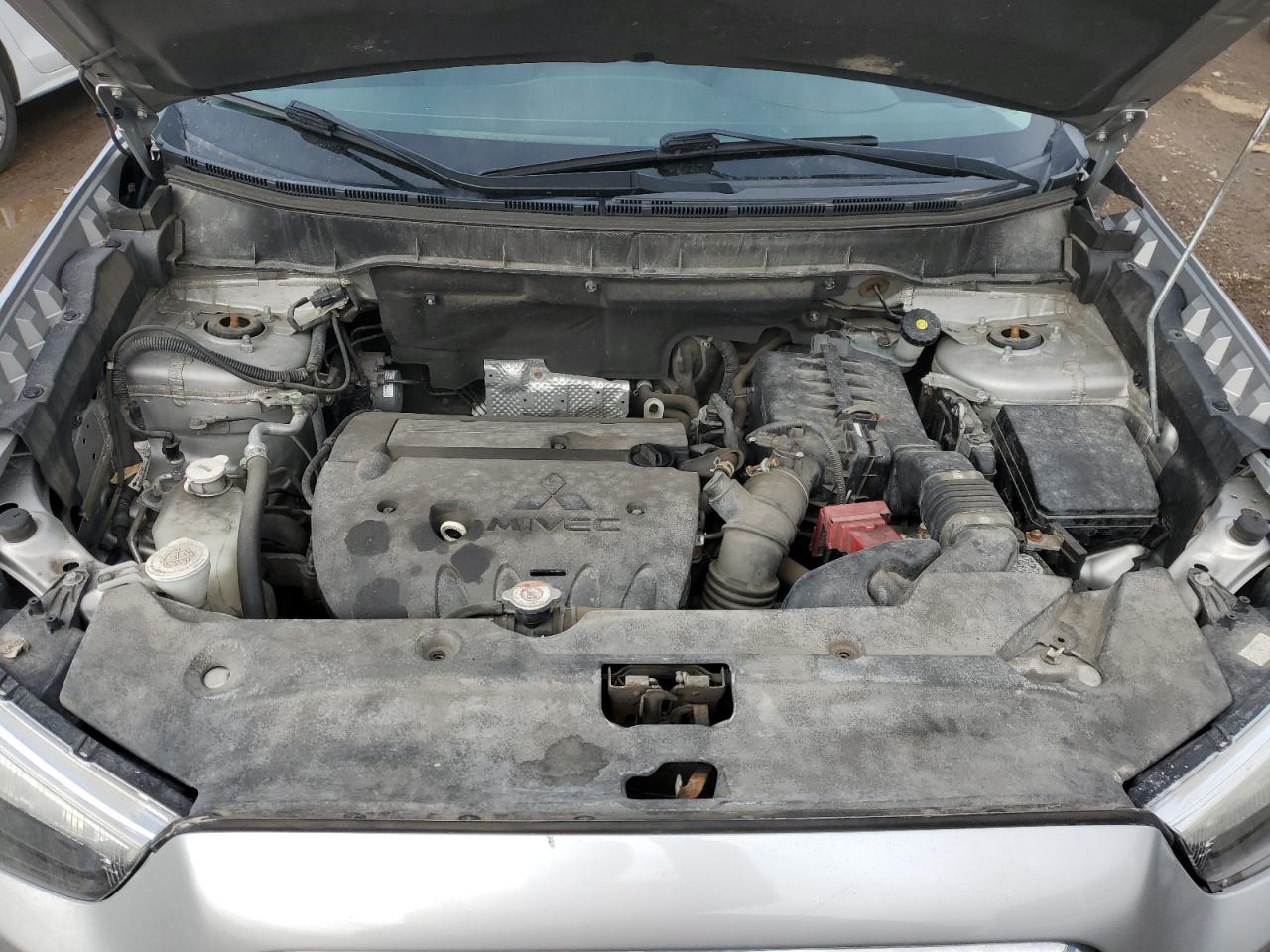 2015 Mitsubishi Outlander - Image 11