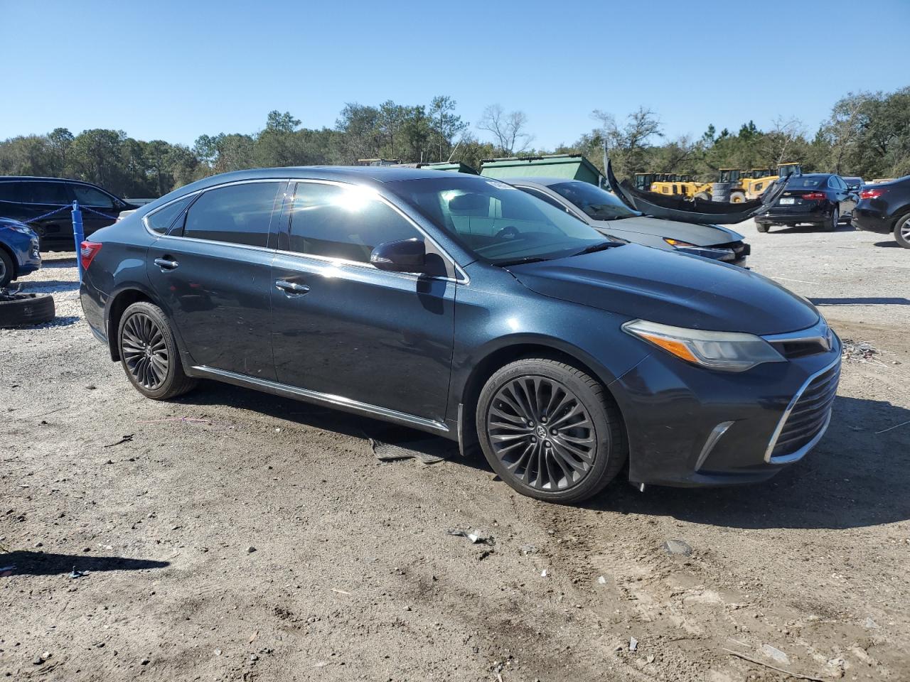 2016 Toyota Avalon - Image 4