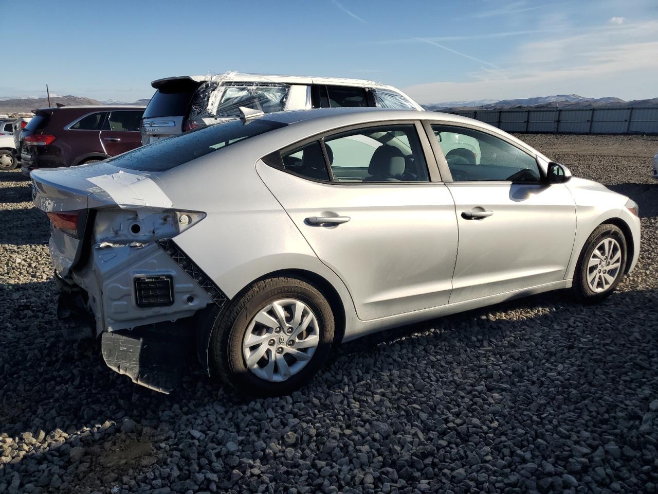 2017 Hyundai Elantra - Image 3