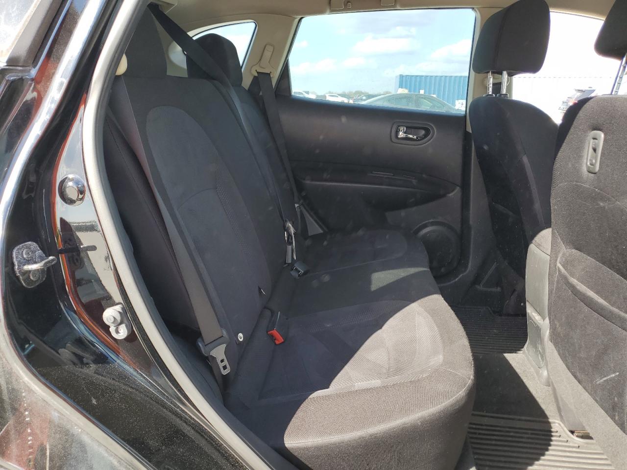 2015 Nissan Rogue - Image 11