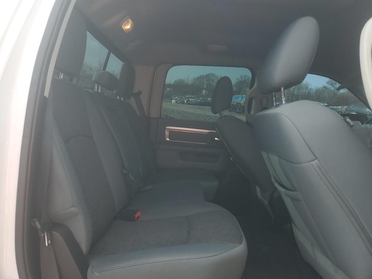 2015 RAM 1500 - Image 10