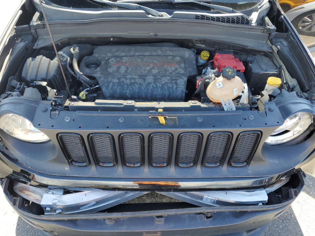 2018 Jeep Renegade - Image 12