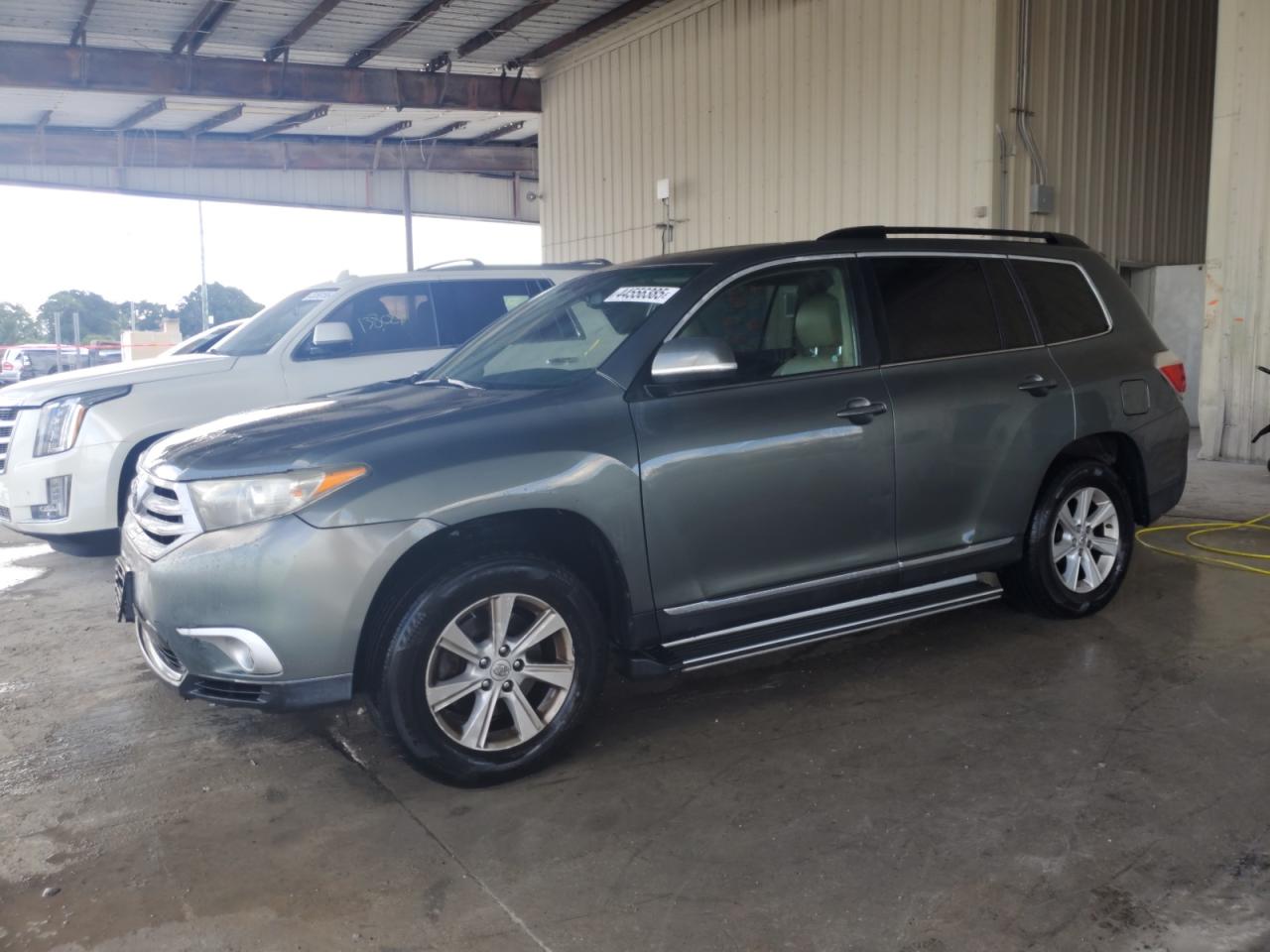 2011 Toyota Highlander - Image 1