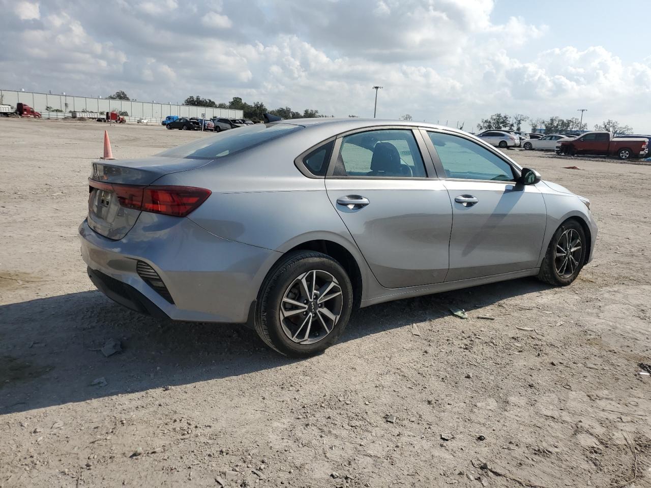 2022 Kia Forte - Image 3