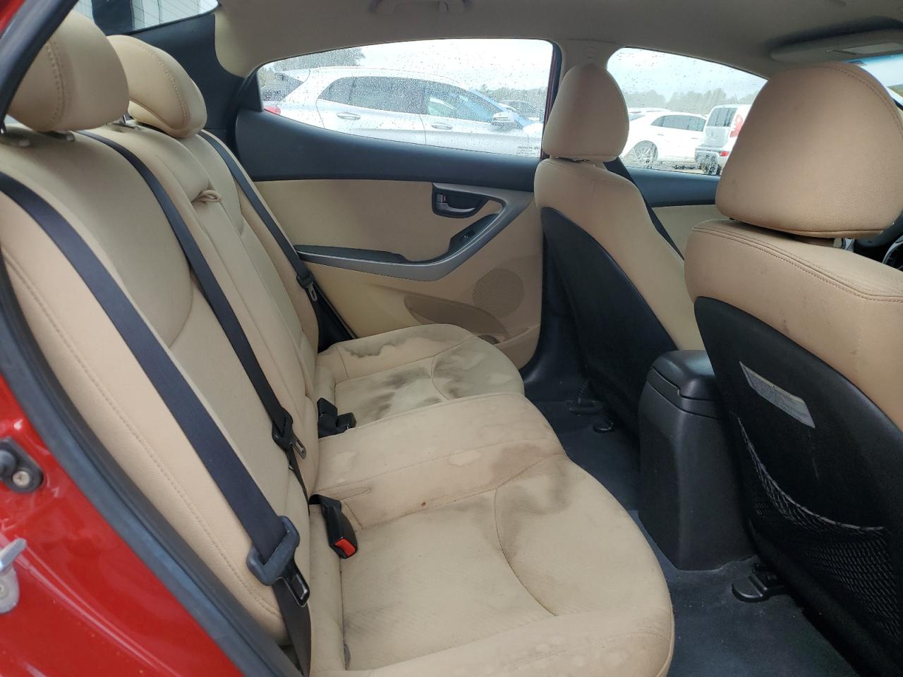 2013 Hyundai Elantra - Image 10