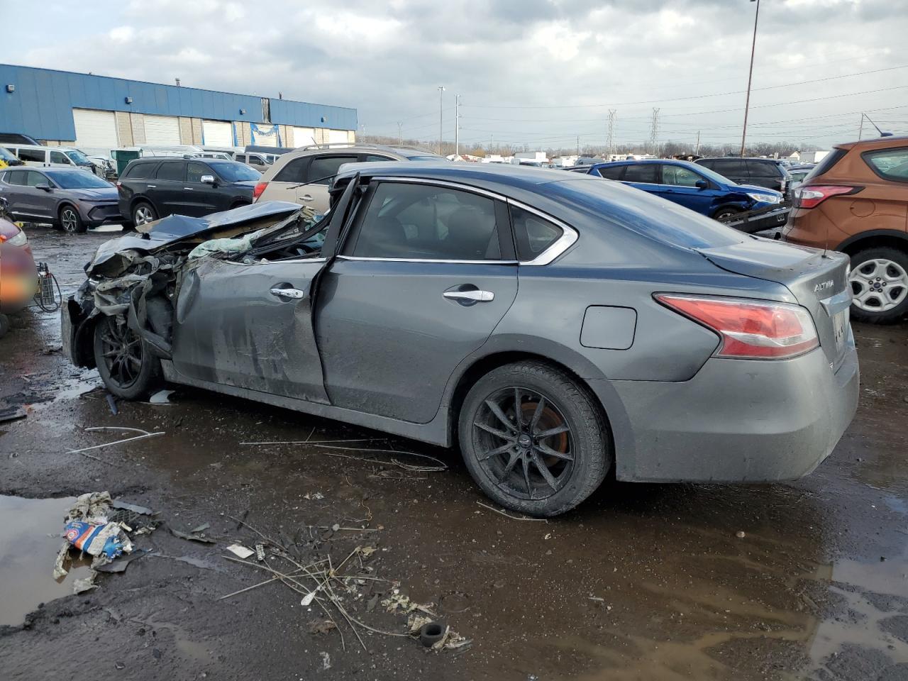 2015 Nissan Altima - Image 2