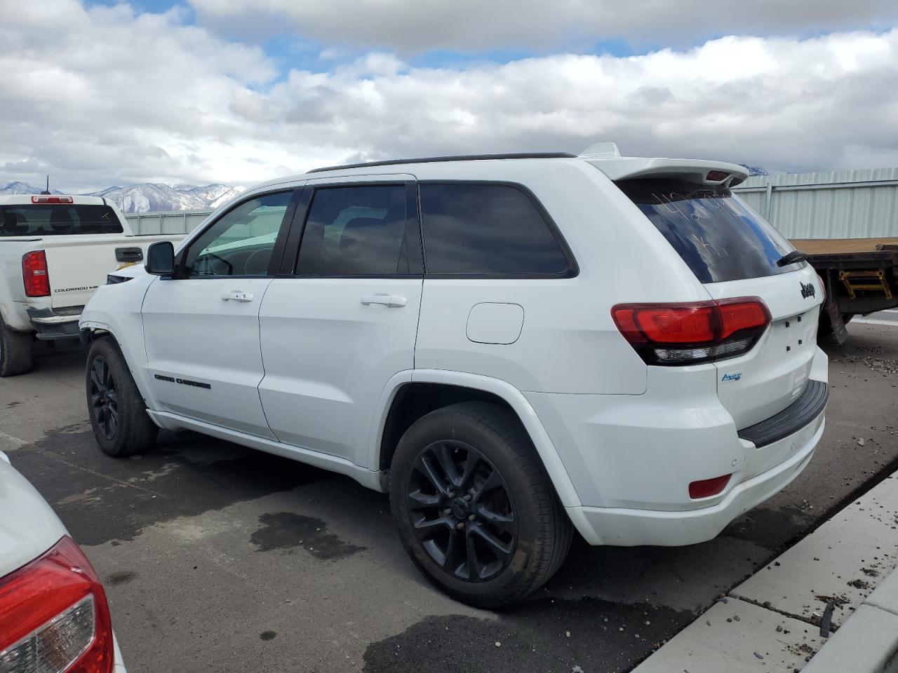 2020 Jeep Grand Cherokee - Image 2