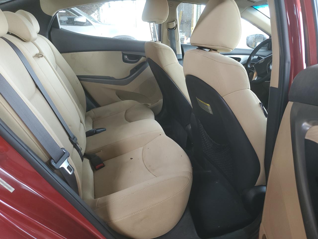 2012 Hyundai Elantra - Image 10