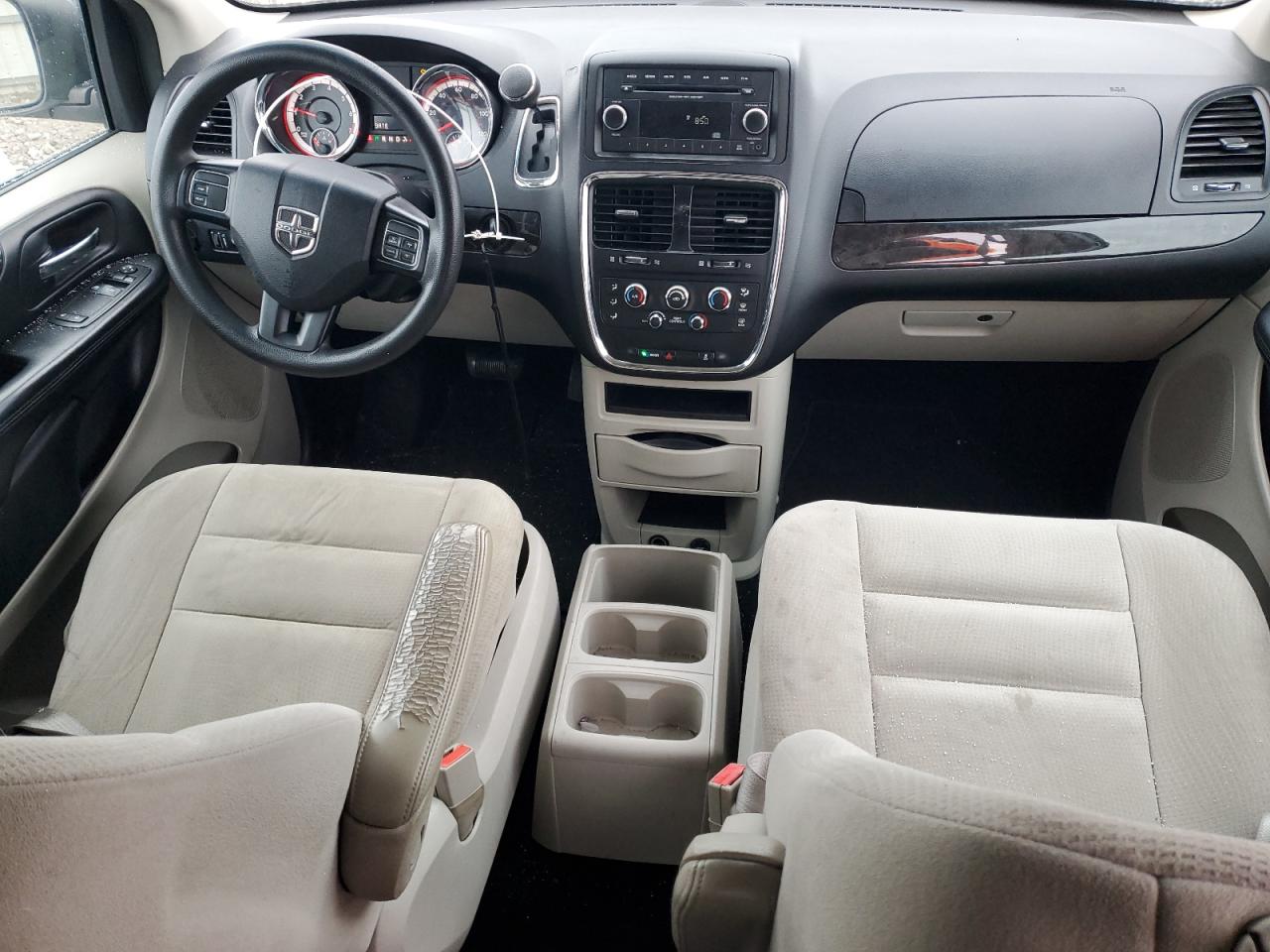 2015 Dodge Caravan - Image 8