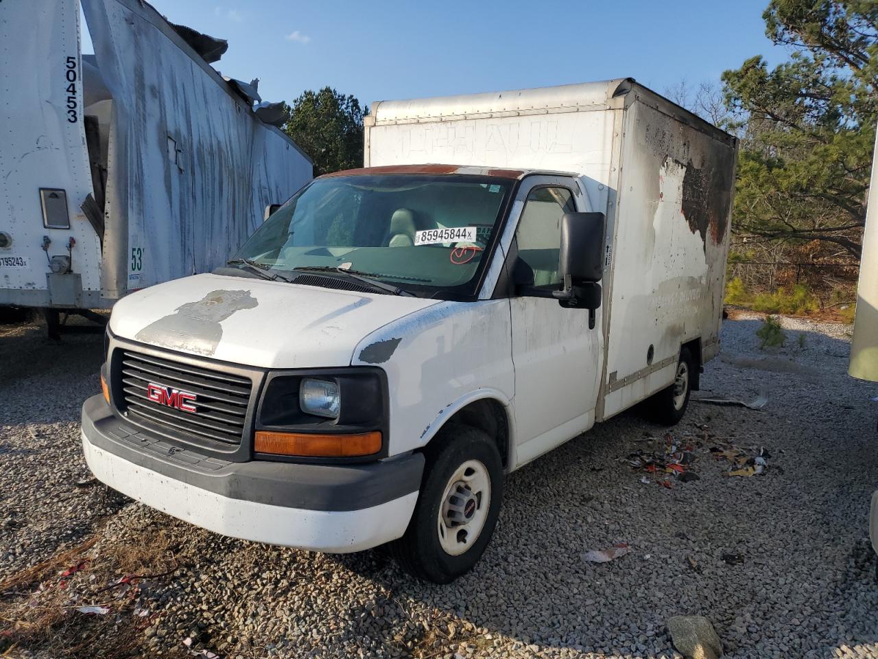 2008 GMC Savana - Image 2