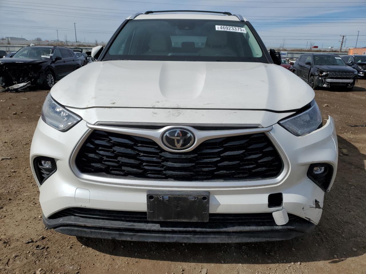 2020 Toyota Highlander - Image 5