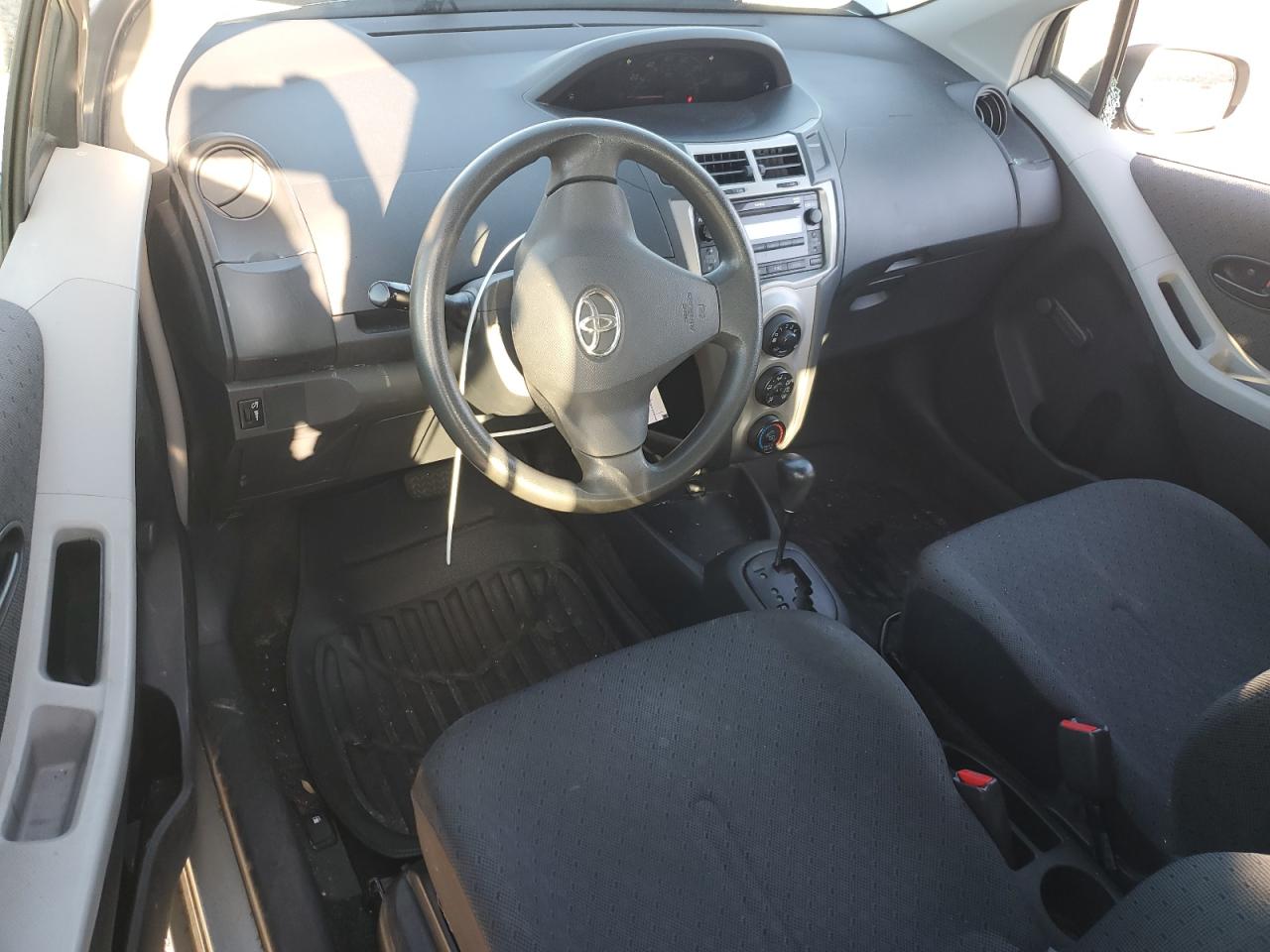 2009 Toyota Yaris - Image 8