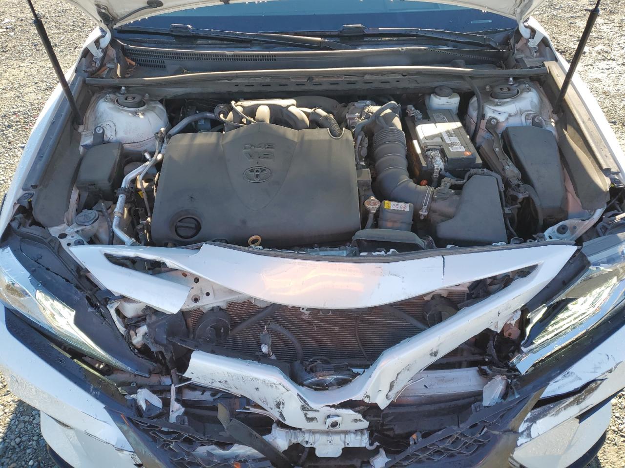 2020 Toyota Camry - Image 13