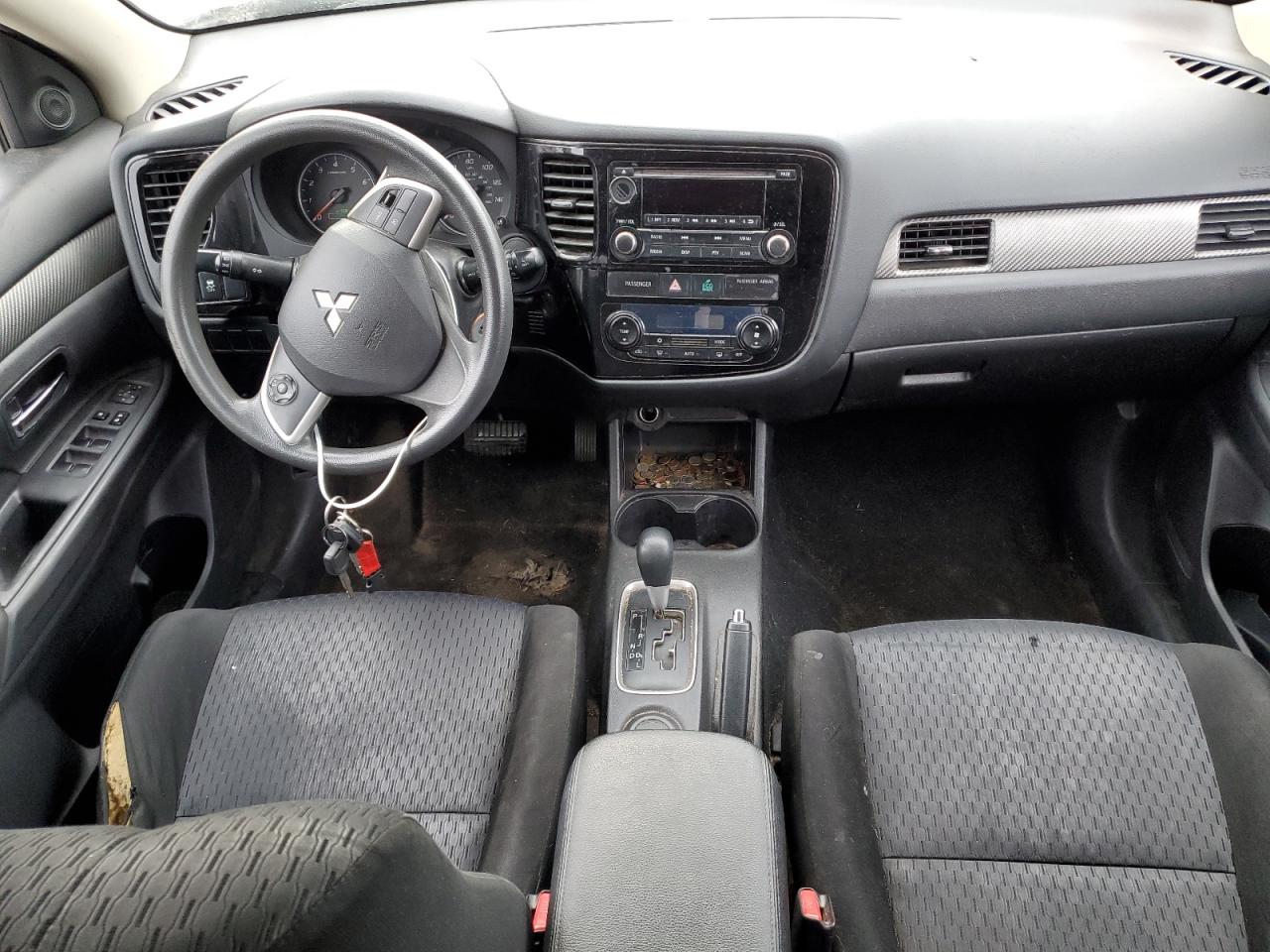 2014 Mitsubishi Outlander - Image 8