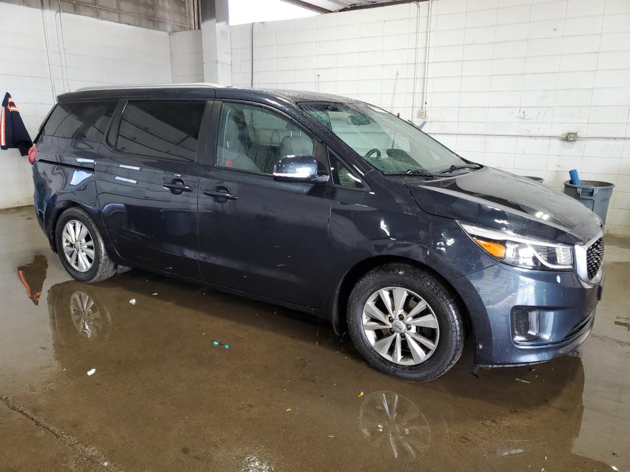 2016 Kia Sedona - Image 4