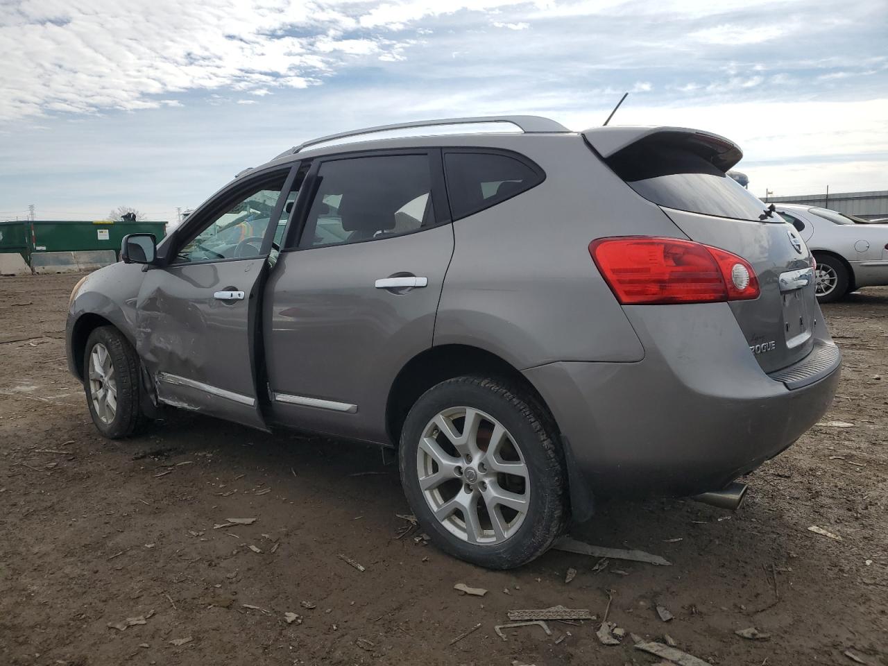 2012 Nissan Rogue - Image 2