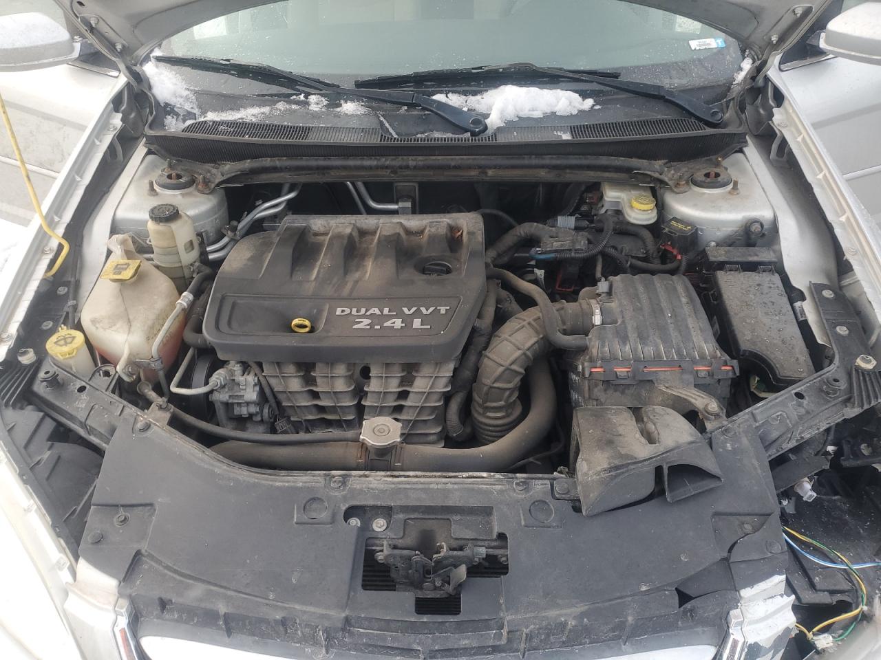 2011 Chrysler 200 - Image 12