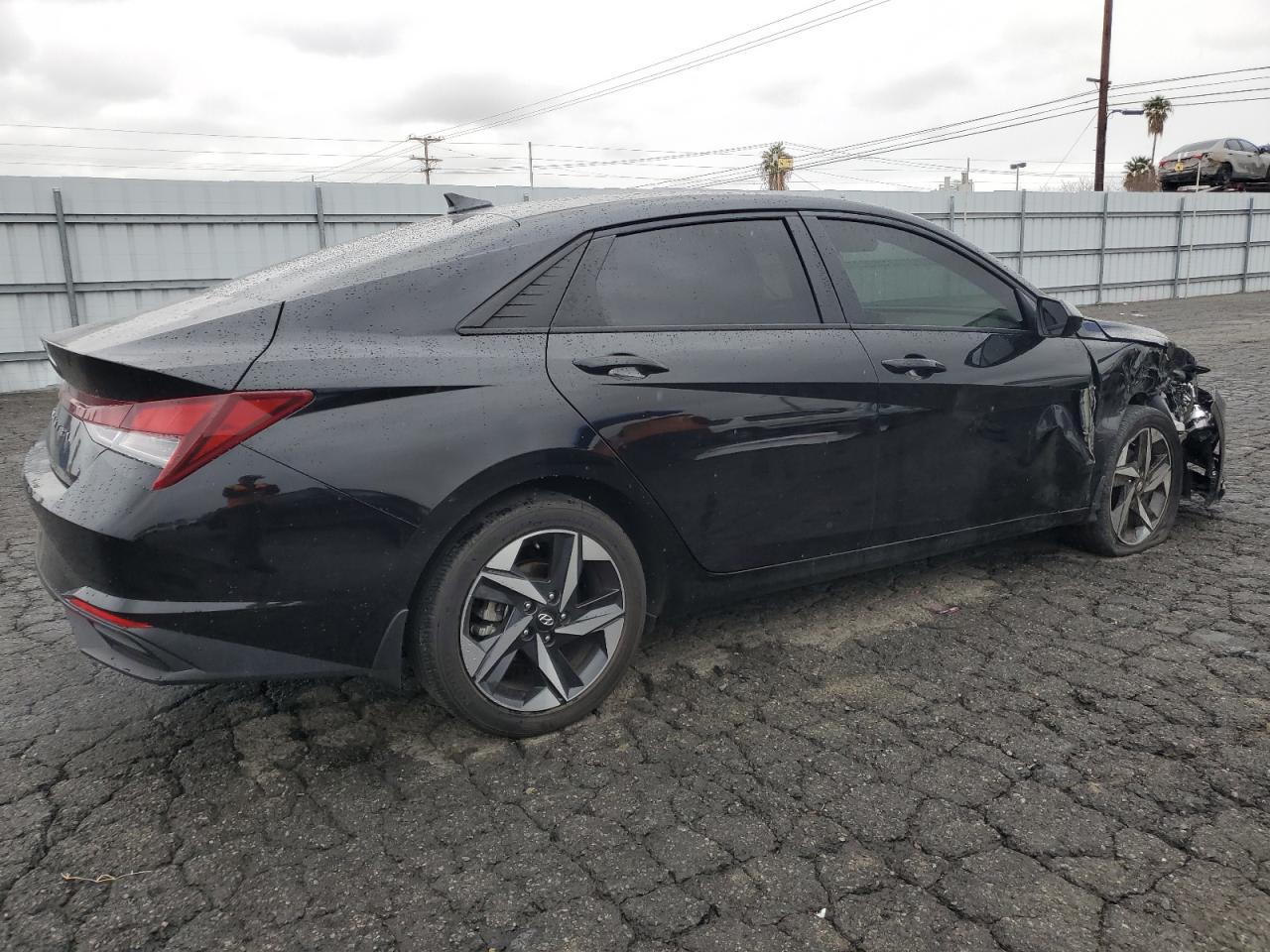 2023 Hyundai Elantra - Image 3