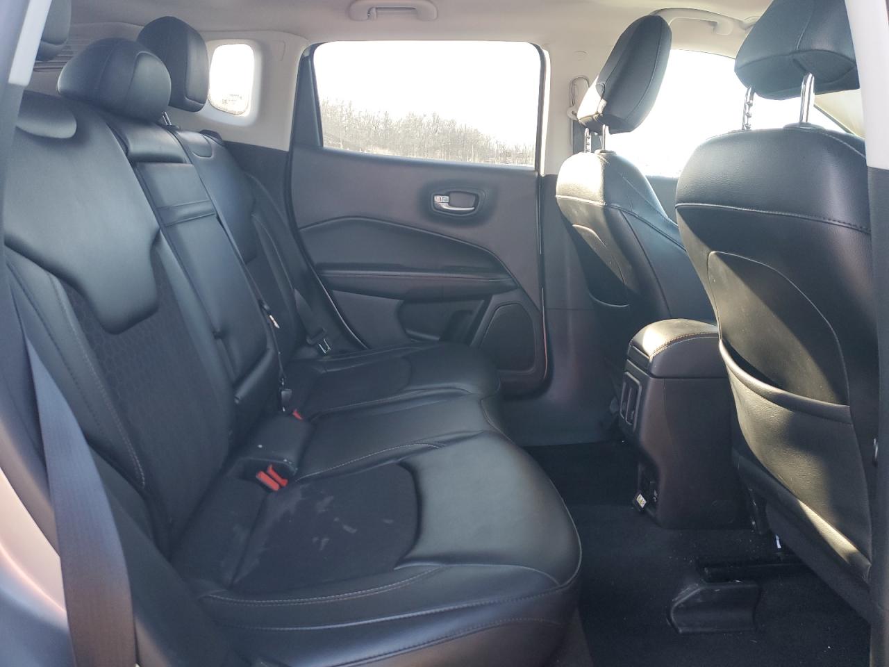 2018 Jeep Compass - Image 11