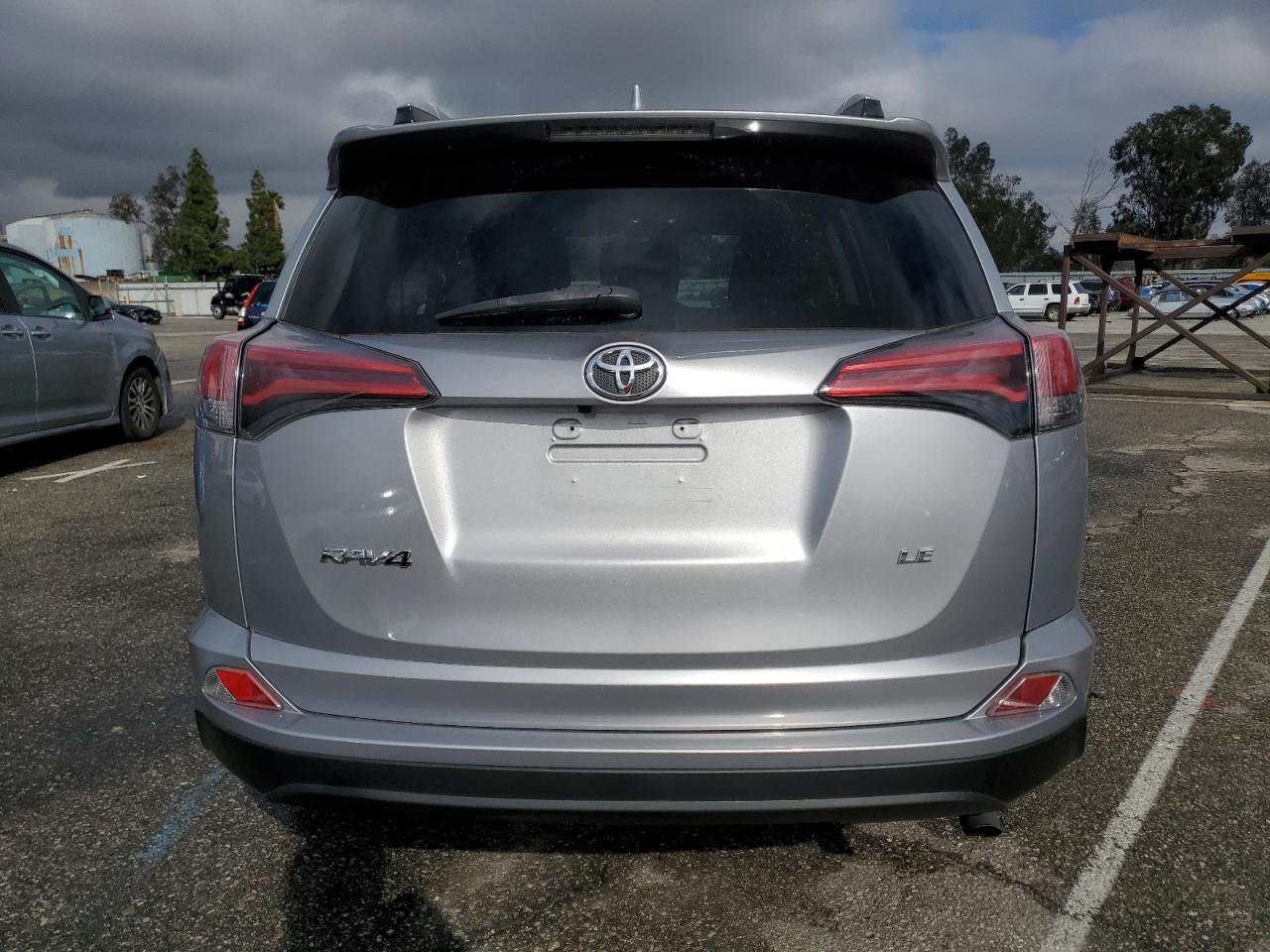2016 Toyota RAV 4 - Image 6