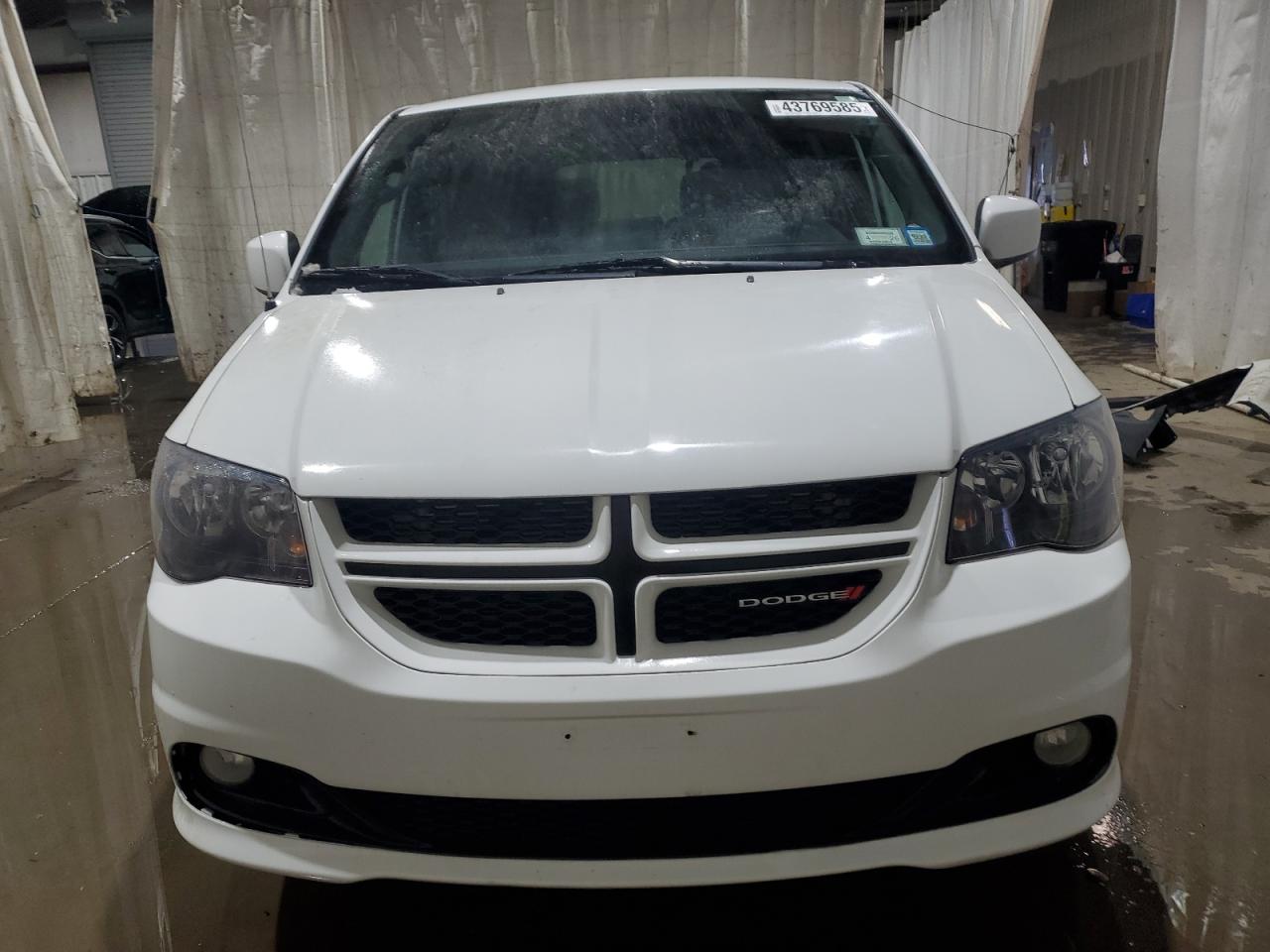 2020 Dodge Caravan - Image 5