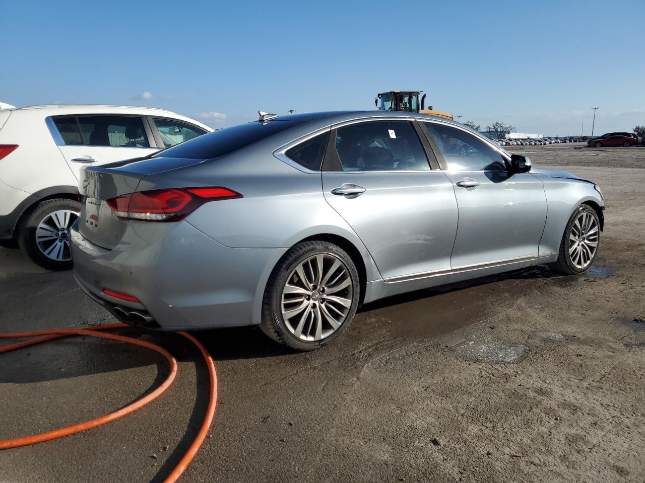 2015 Hyundai Genesis - Image 3