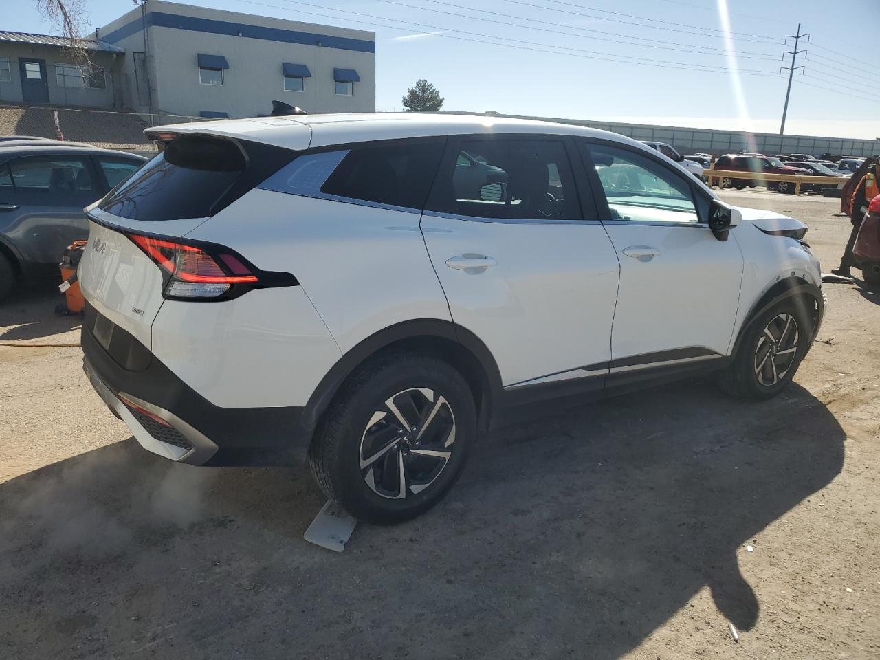 2023 Kia Sportage - Image 3