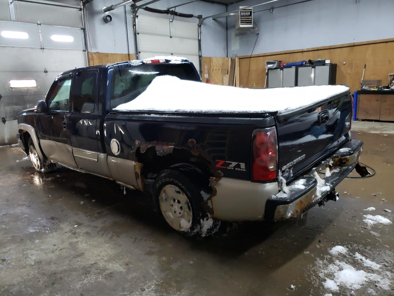 2006 Chevrolet Silverado - Image 2