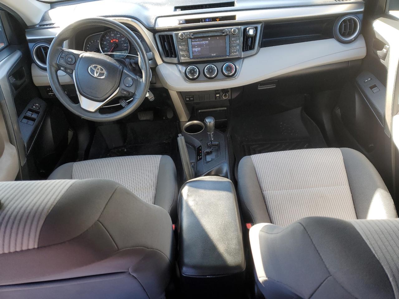 2015 Toyota RAV 4 - Image 8