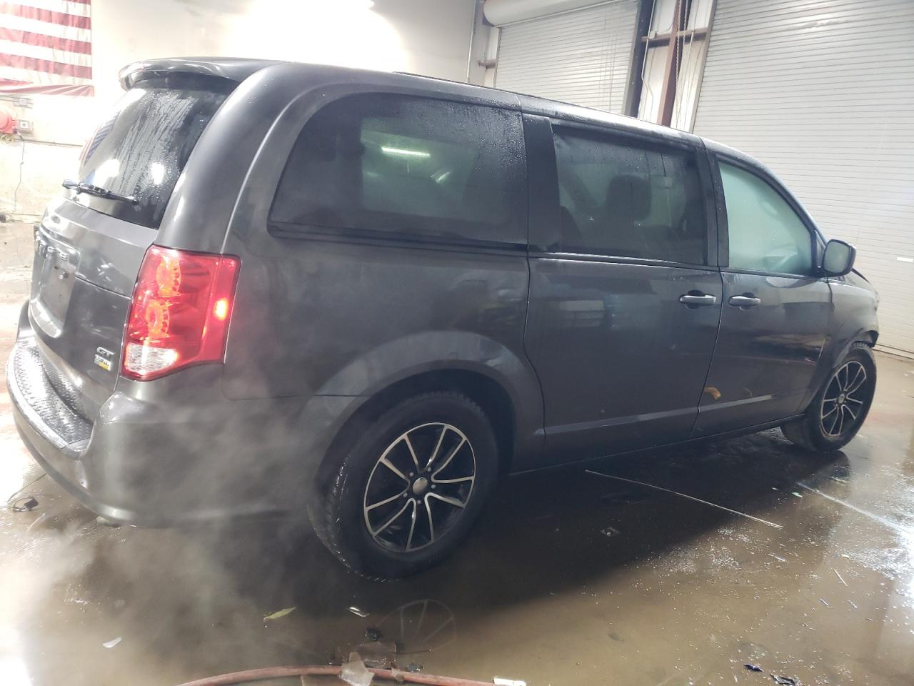 2019 Dodge Caravan - Image 3