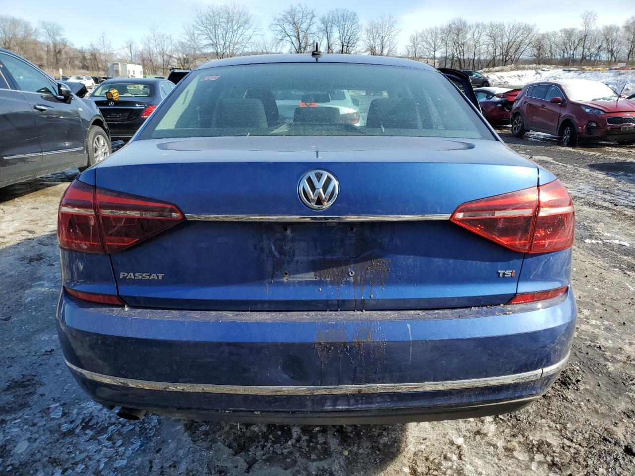 2017 Volkswagen Passat - Image 6