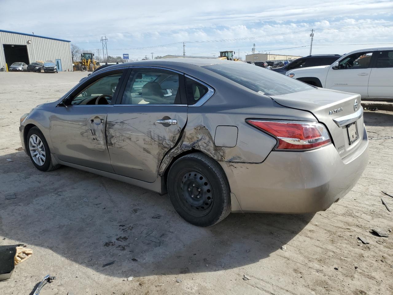 2015 Nissan Altima - Image 2