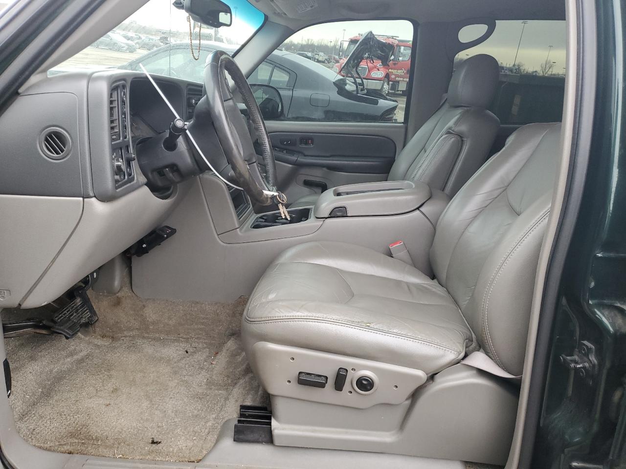 2003 Chevrolet Suburban - Image 7