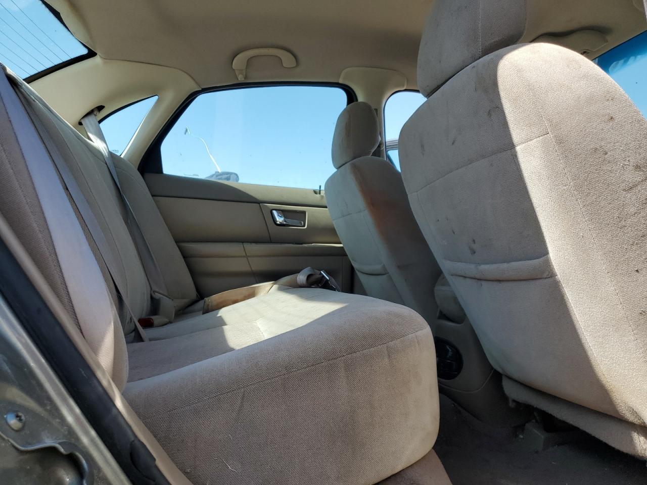 2003 Ford Taurus - Image 10