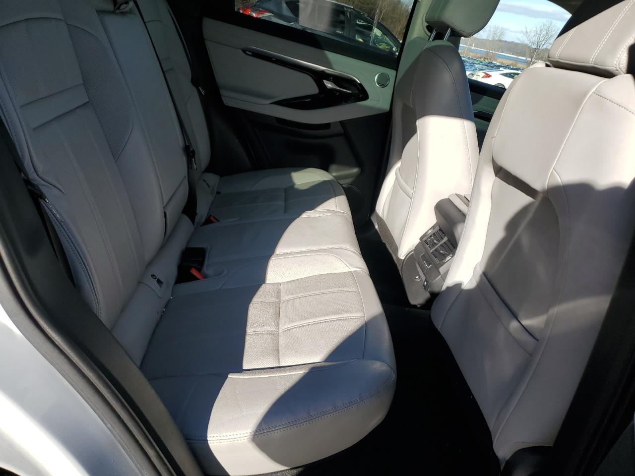 2020 Land Rover Range Rover - Image 11