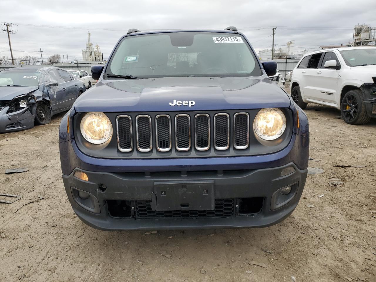 2016 Jeep Renegade - Image 5