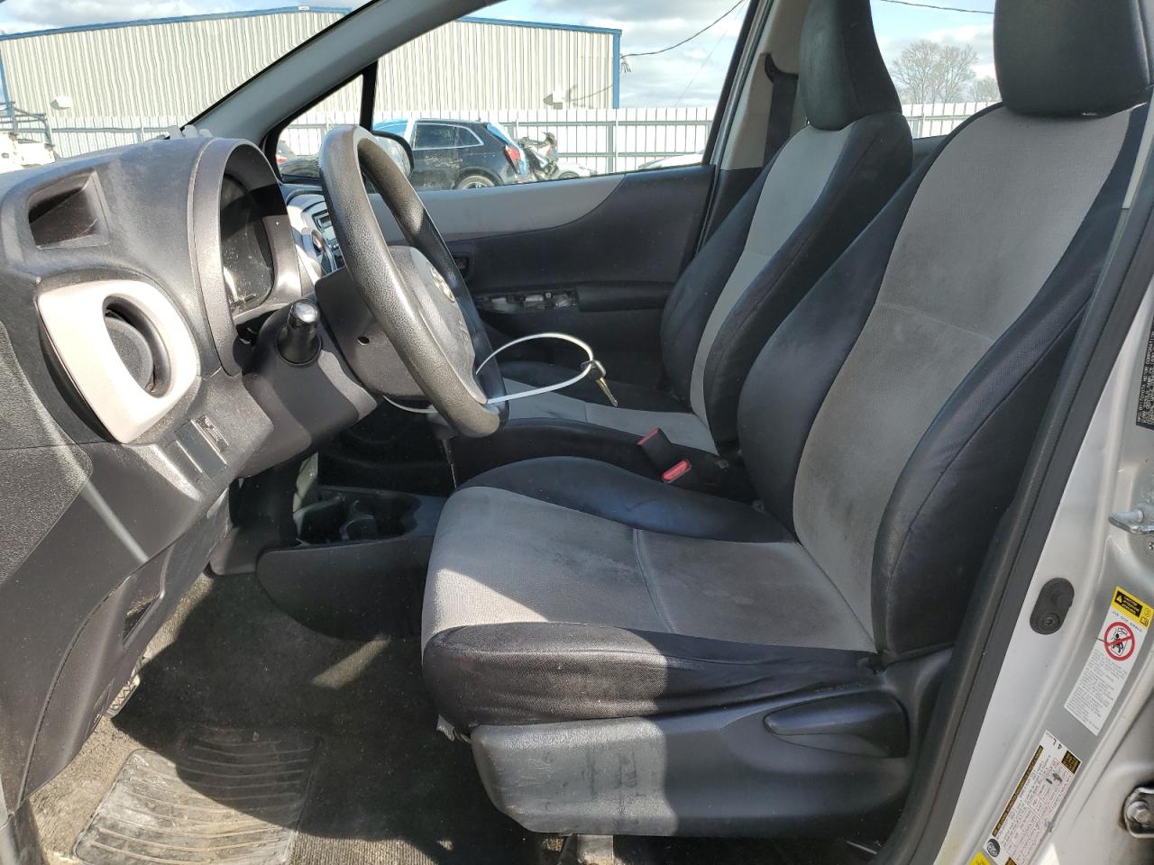 2012 Toyota Yaris - Image 7