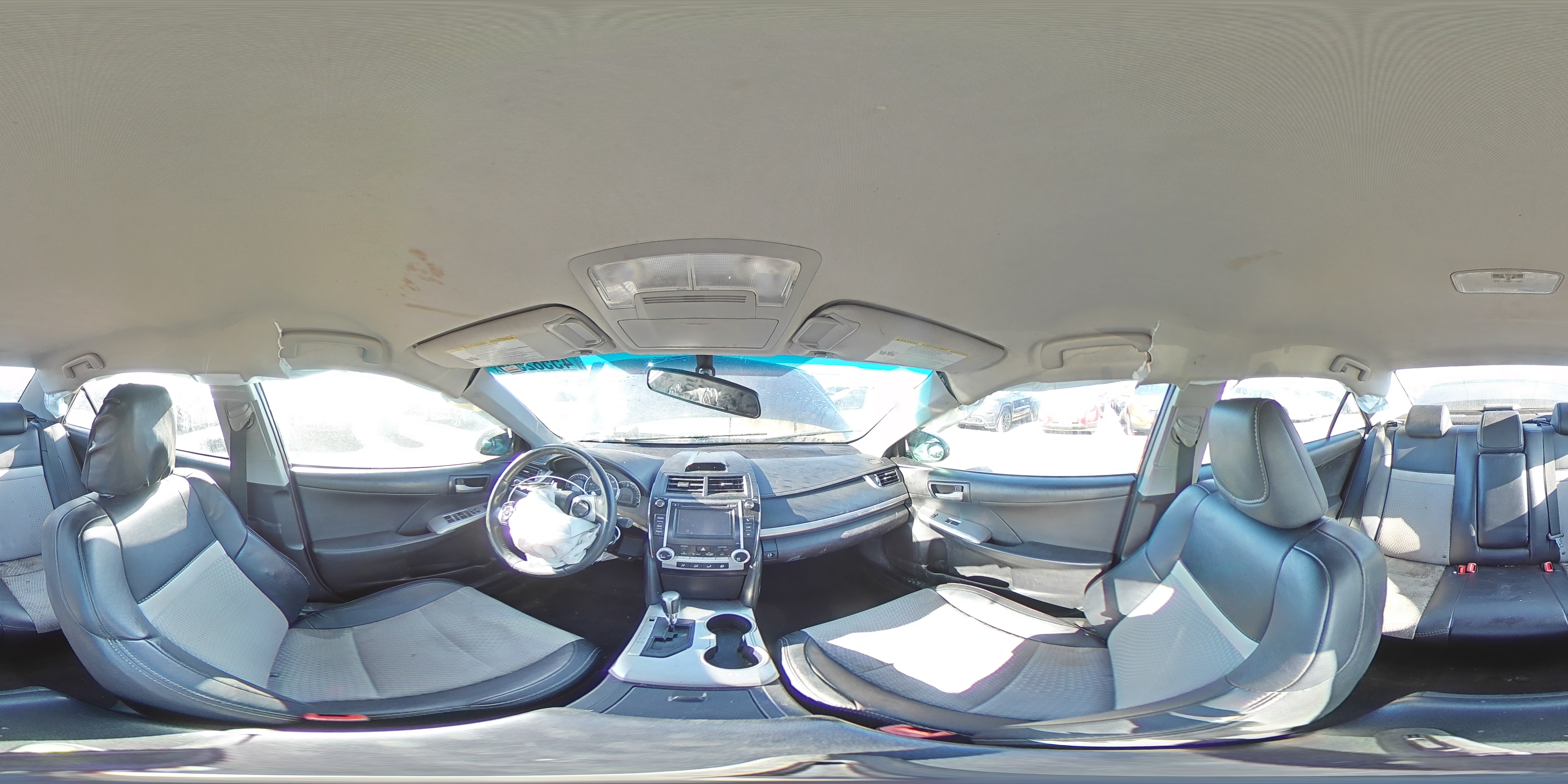 2014 Toyota Camry - Image 13