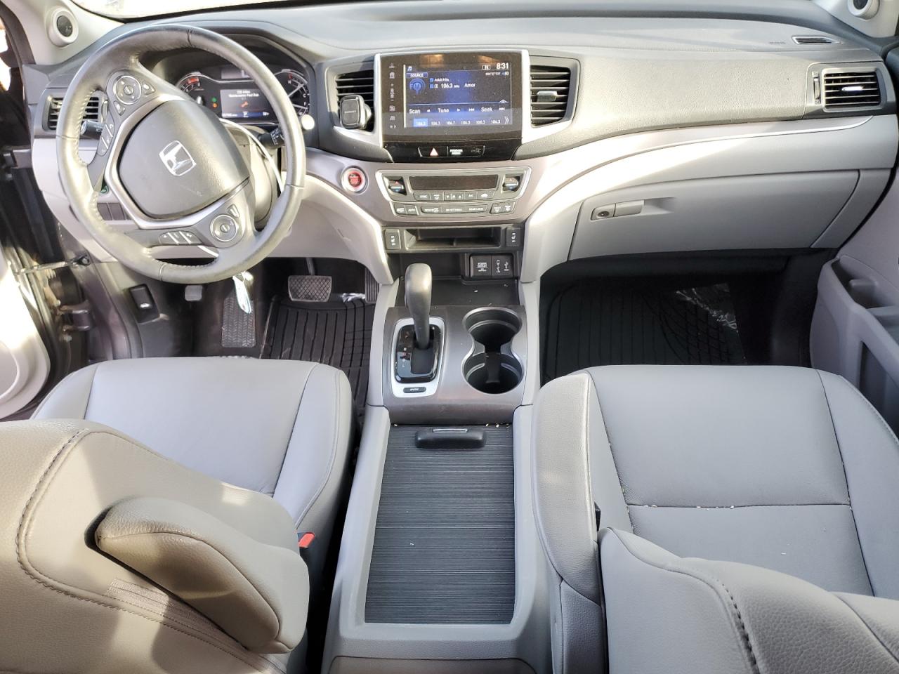 2017 Honda Pilot - Image 8