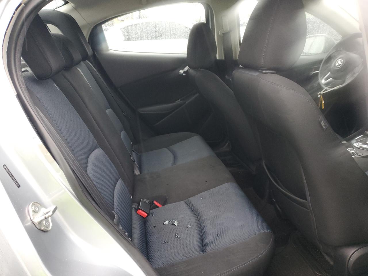 2018 Toyota Yaris - Image 10