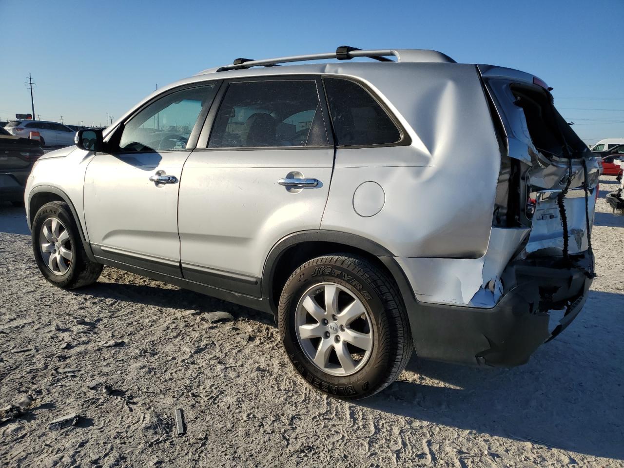 2012 Kia Sorento - Image 2