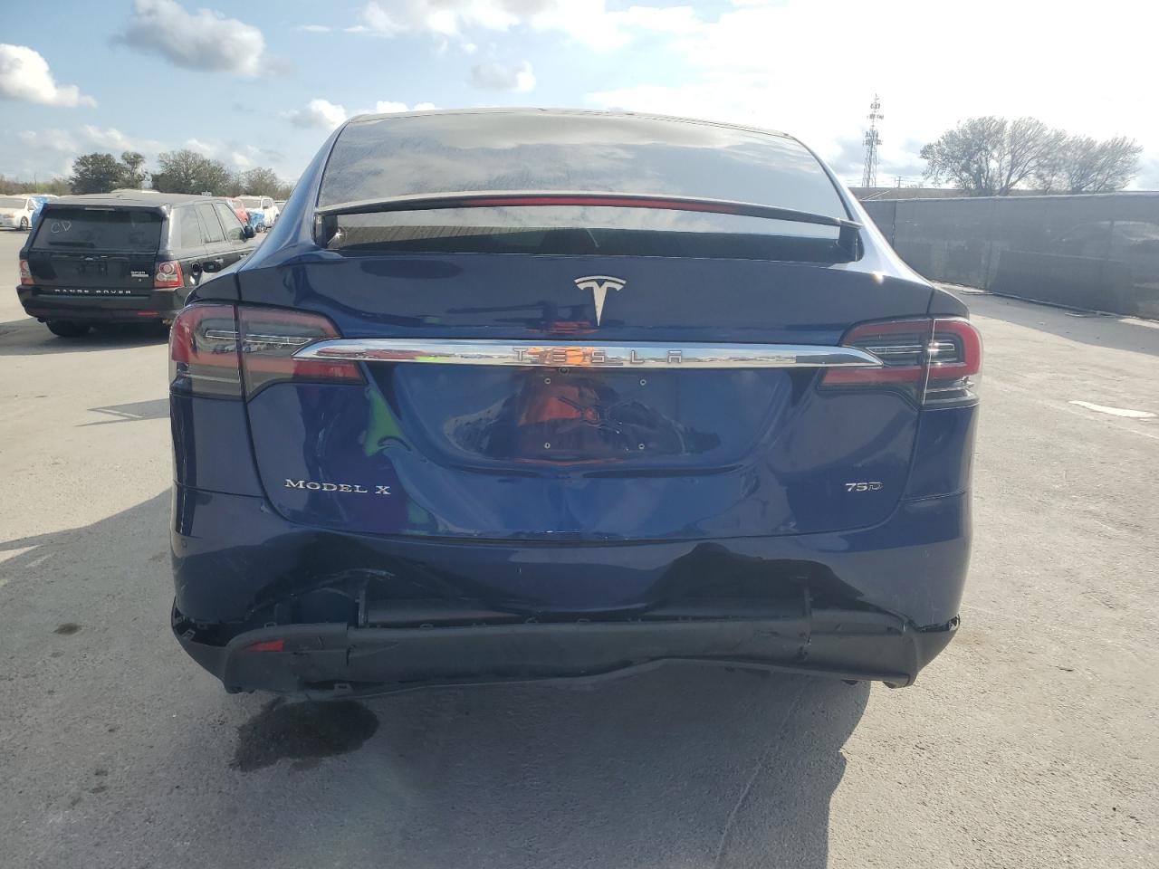 2017 Tesla Model X VIN: 5YJXCDE24HF068211 Lot: 44210845