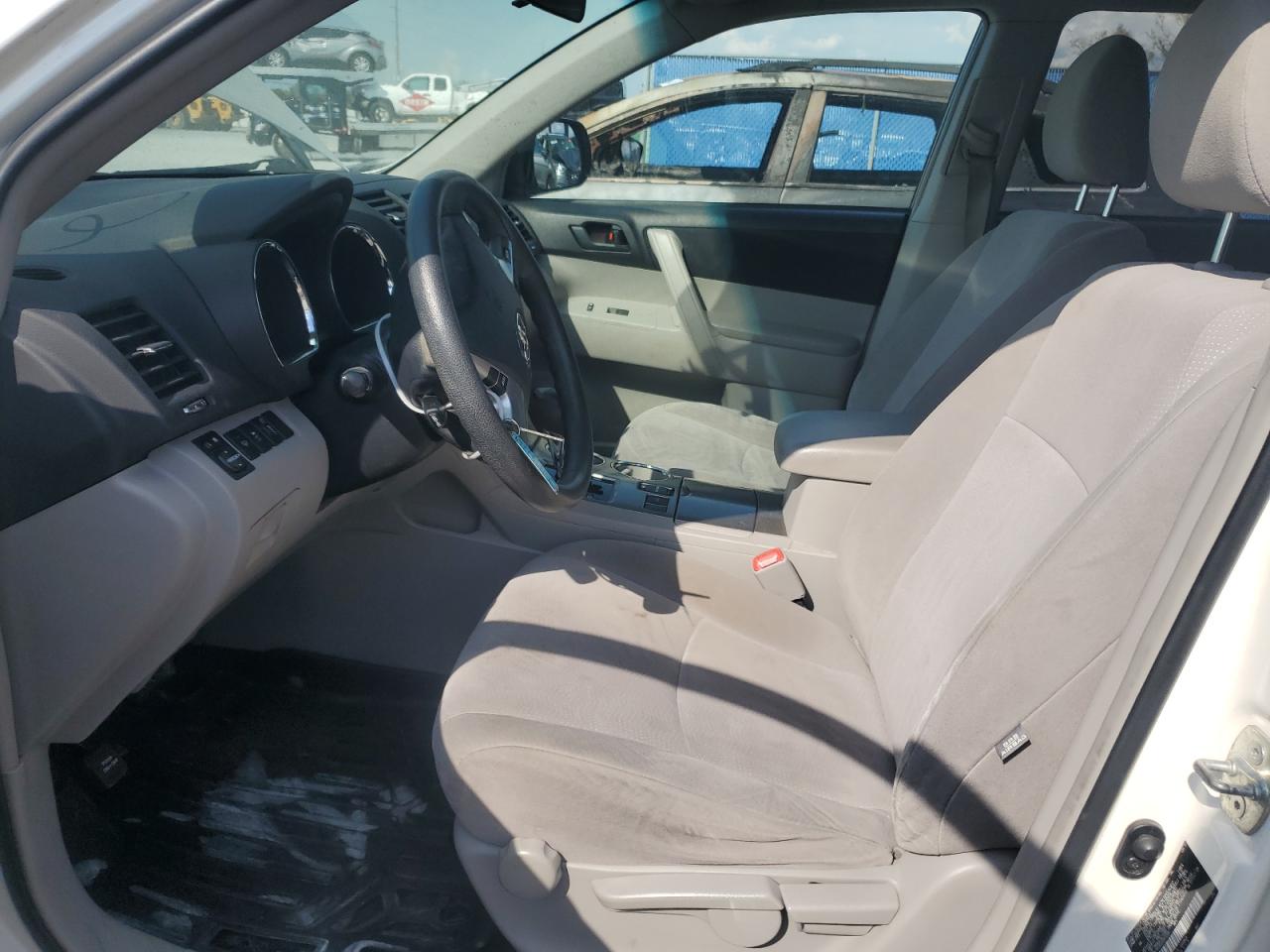 2013 Toyota Highlander - Image 7