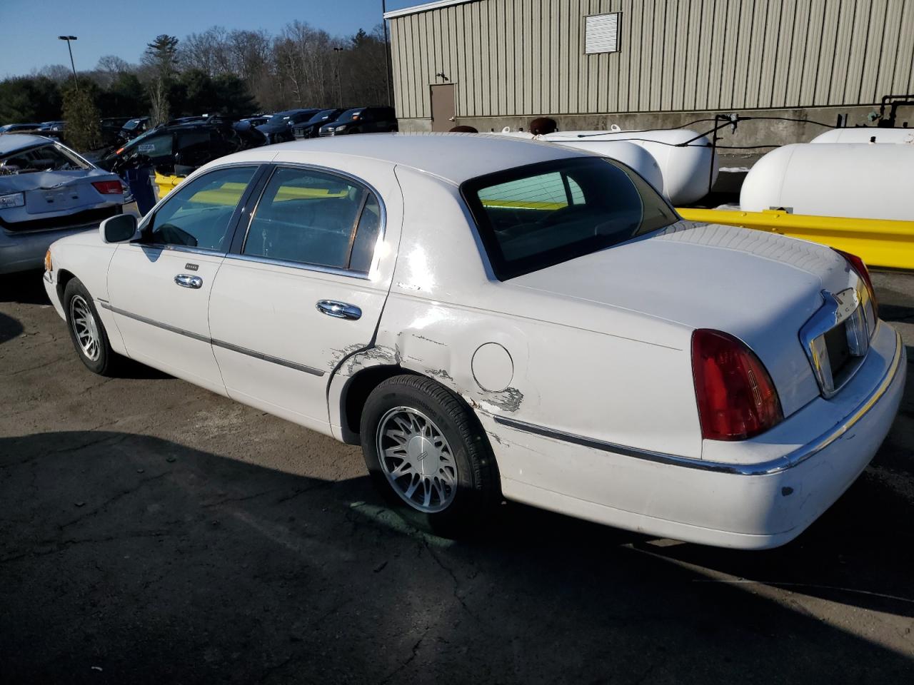 2000 Lincoln Town Car - Image 2