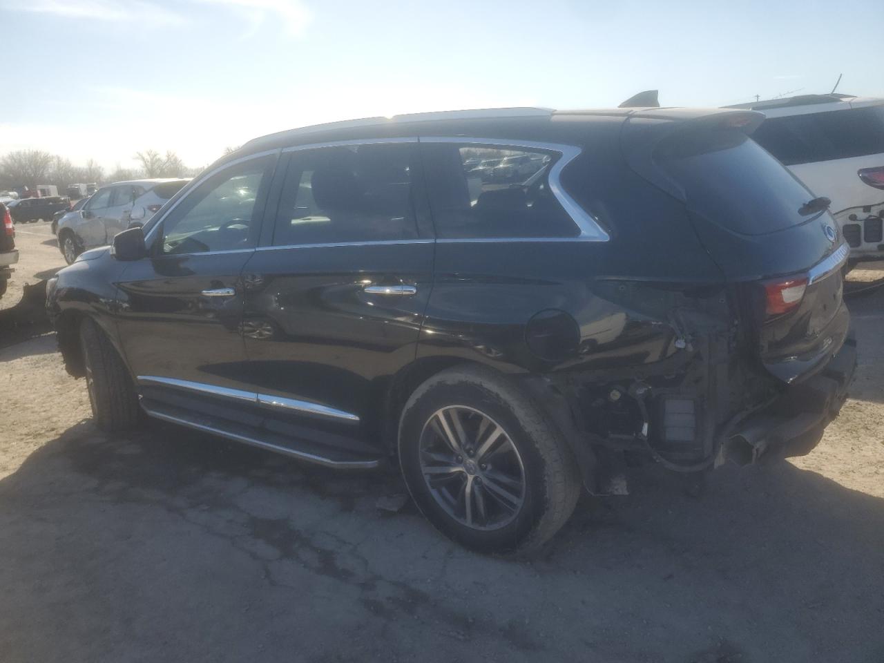 2016 Infiniti QX60 - Image 2