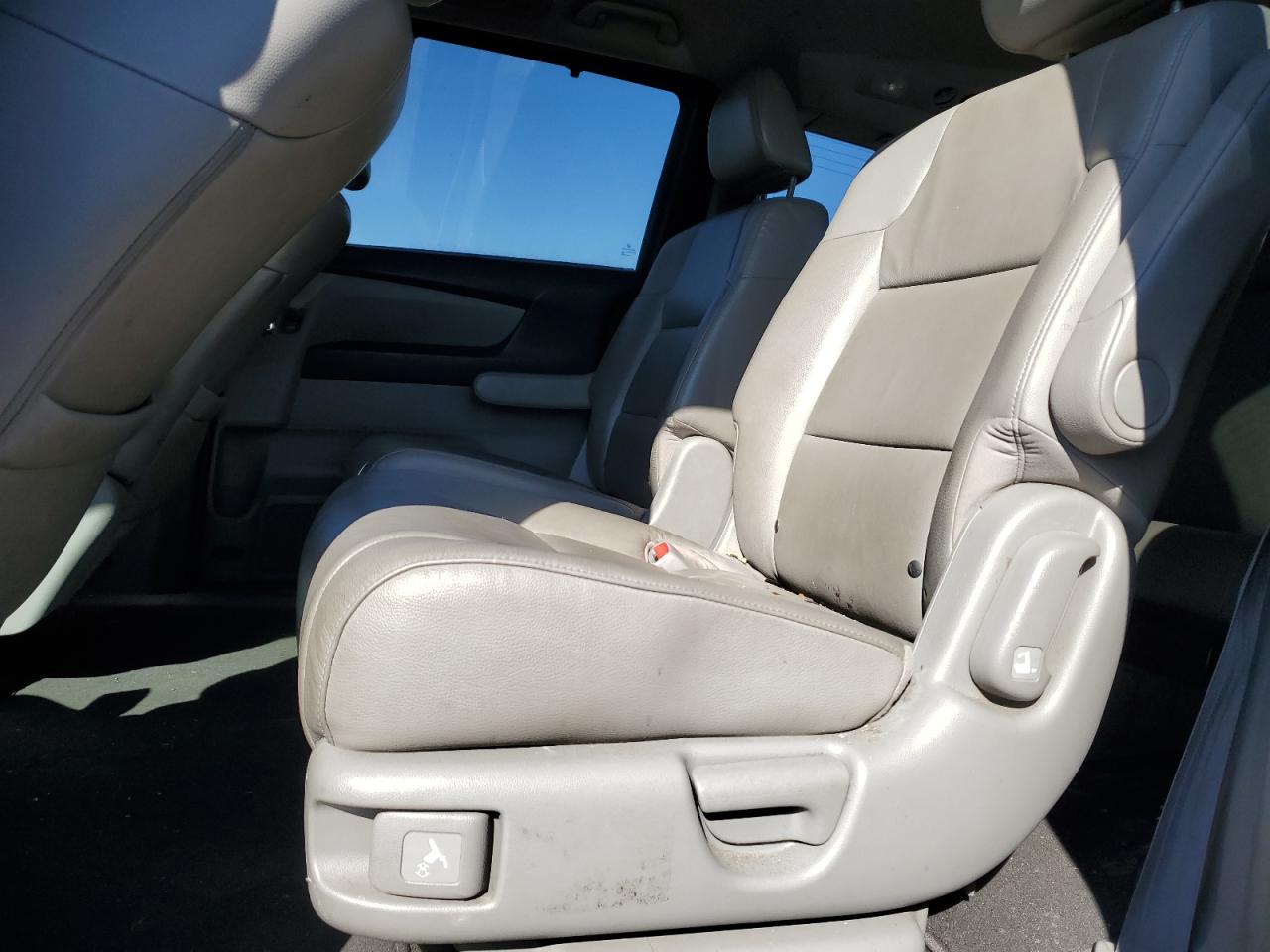 2016 Honda Odyssey - Image 11